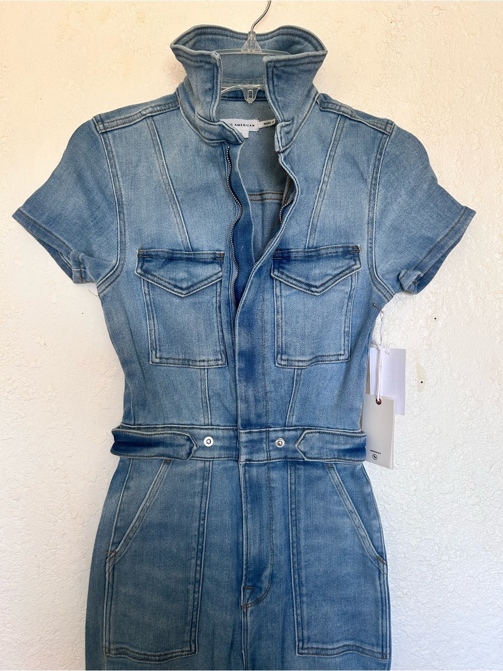 GOOD AMERICAN NWT
Denim Short-Sleeve Jumpsuit - Light Blues